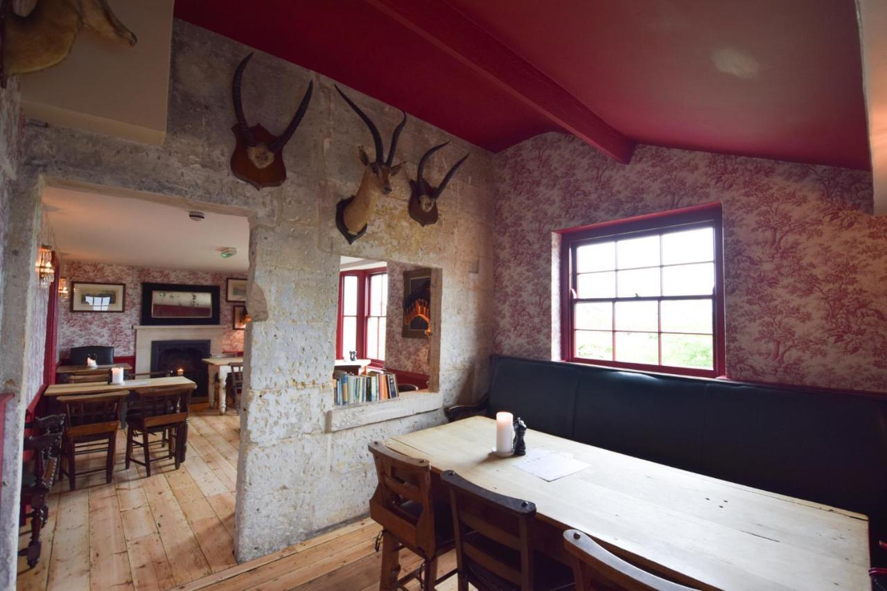 The Castle Inn Bradford-On-Avon Bagian luar foto