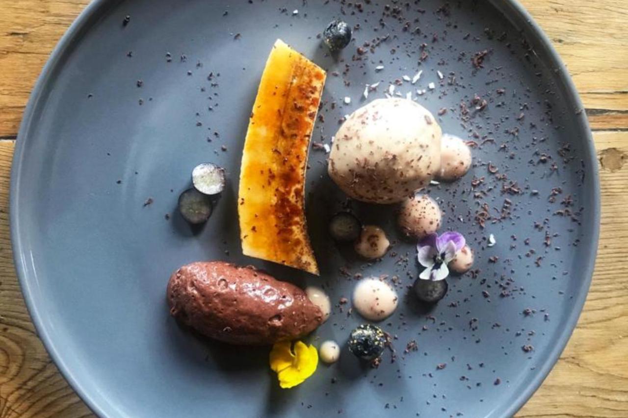 The Castle Inn Bradford-On-Avon Bagian luar foto