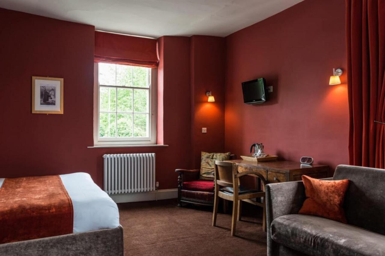 The Castle Inn Bradford-On-Avon Bagian luar foto