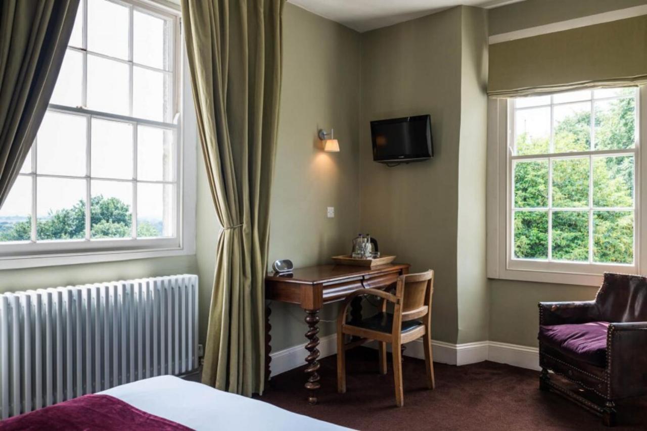 The Castle Inn Bradford-On-Avon Bagian luar foto